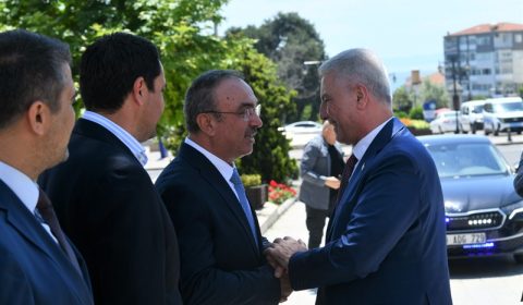 Bakan Bolat Vali Soytürk'ü Ziyaret Etti