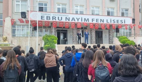 İlçe Milli Eğitim Müdürü Fahri Kırmızı İlçemiz Ebru Nayim Fen Lisesini Ziyaret Etti