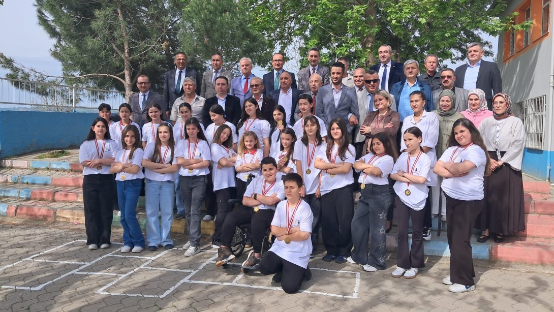 Karadeniz Ortaokulunda e-Twinning Ödül Töreni Düzenlendi.