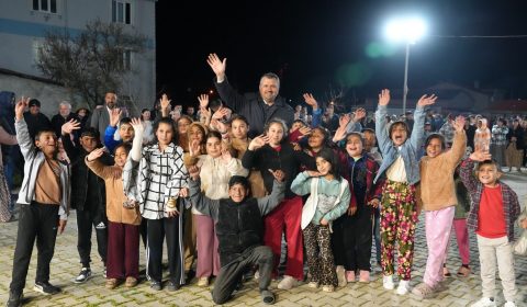 Saray'da dünya romanlar günü coşkusu