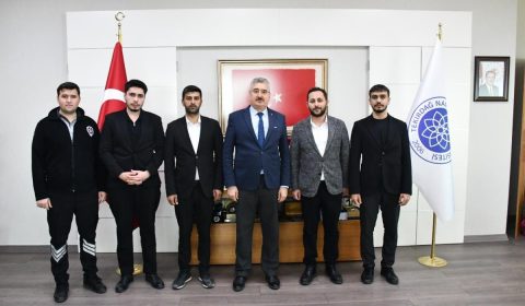 ÜNİVERSİTEMİZ REKTÖRÜNE ZİYARET