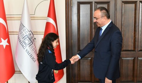 Vali Soytürk Çorlu Şahinler Ortaokulu Öğrencilerini Makamında Kabul Etti