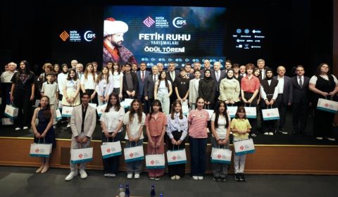 Bakan Tekin, "Fetih Ruhu Yarışmaları Ödül Töreni"ne Katıldı