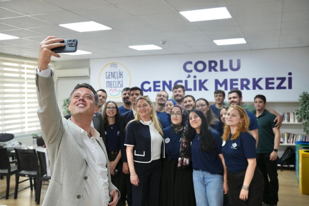 Başkan Sarıkurt: "Çorlu`muz Gençlerimizin Fikirleriyle Güzelleşecek"
