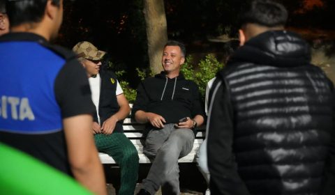 Başkan Sarıkurt Parklarda Vatandaşlarla ve Gençlerle Buluştu