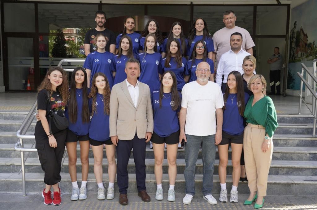 Başkan Sarıkurt, Sporculara Başarılar Diledi