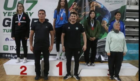 ÇBSK Güreşçileri Türkiye Kupası`ndan Derecelerle Döndü