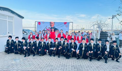 Hüseyin Pehlivan İlkokulu'nda "Maarifin Kalbinde Çocuk" Halk Oyunları Gösterisi Gerçekleştirildi