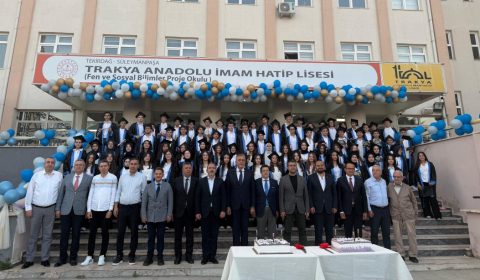 İl Millî Eğitim Müdürü Dr. Aziz Yeniyol, Trakya Anadolu İmam Hatip Lisesi Mezuniyet Programına Katıldı