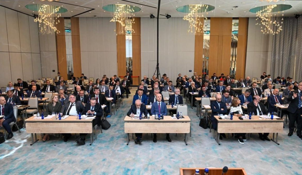 REKTÖR ŞAHİN “İLİM YAYMA ÖDÜLLERİ ULUSLARARASILAŞMA STRATEJİ ÇALIŞTAYI”NA KATILDI