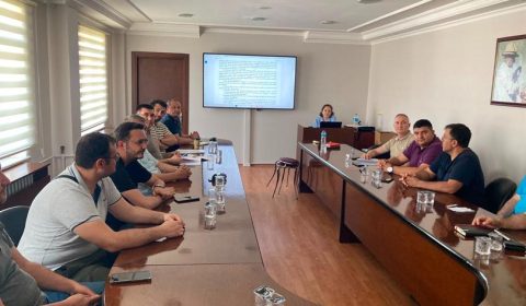 Ticari Etlik ve Yumurtacı Kanatlı İşletmelerinde Biyogüvenlik Eğitimi Düzenlendi