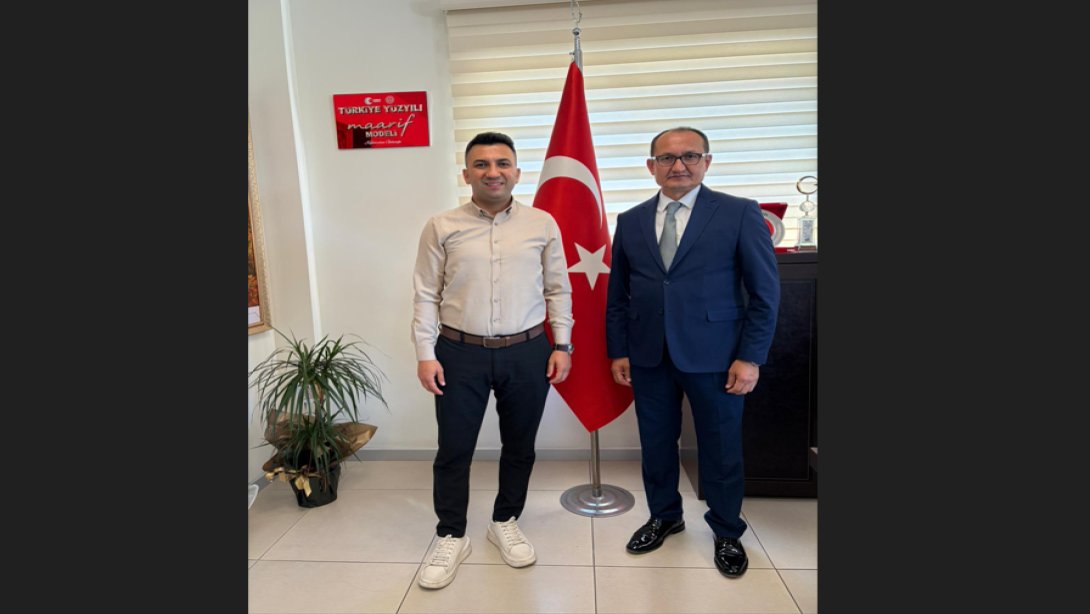 Türk Eğitim Sen İlçe Başkanı İbrahim Kaya İlçe Milli Eğitim Müdürü Fahri Kırmızı'yı Ziyaret Etti