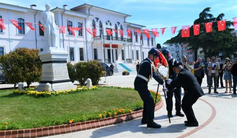 Vali Soytürk Çelenk Sunma Töreni’ne Katıldı