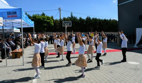 Yeniçiftlik'te "Atıktan Modaya" Defilesi Gerçekleştirildi