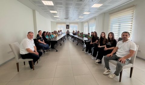 Yeşil Vatan Benim Okulum Geleceğe Çare İklim Münazarası ve KOP31 Sıfır Atık Projelerinde Dereceye Giren Öğrencilerimize Ödülleri Müdürlüğümüzde Takdim Edildi