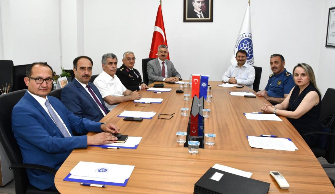 YKS ÖNCESİ ÖSYM İL KOORDİNASYON KURULU TOPLANTISI ÜNİVERSİTEMİZDE GERÇEKLEŞTİRİLDİ