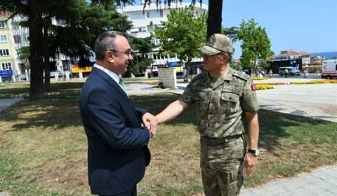 1’inci Ordu Komutanı Ersay Vali Soytürk’ü Ziyaret Etti