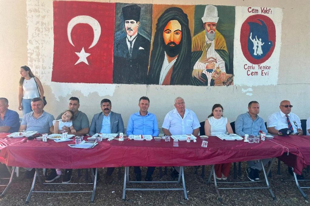 Başkan Sarıkurt, Cem Vakfı Yenice Şubesi`nin Aşure ve Lokma Etkinliğine Katıldı