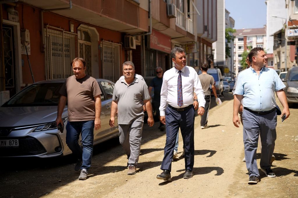 Başkan Sarıkurt, Kemalettin Mahallesi`ndeki Yol Çalışmalarını İnceledi
