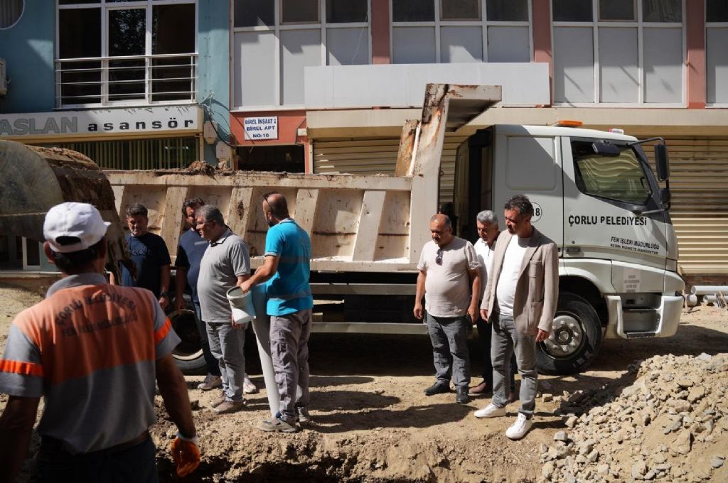 Başkan Sarıkurt`tan Yoğun Saha Mesaisi