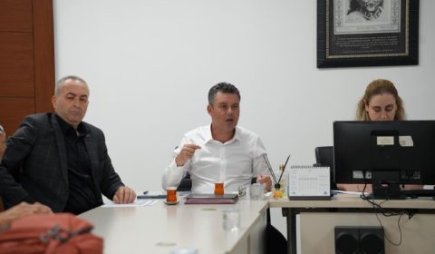 Çorlu Belediyesi, Patlamadan Etkilenen Adalet Apartmanı Sakinlerinin Yanında