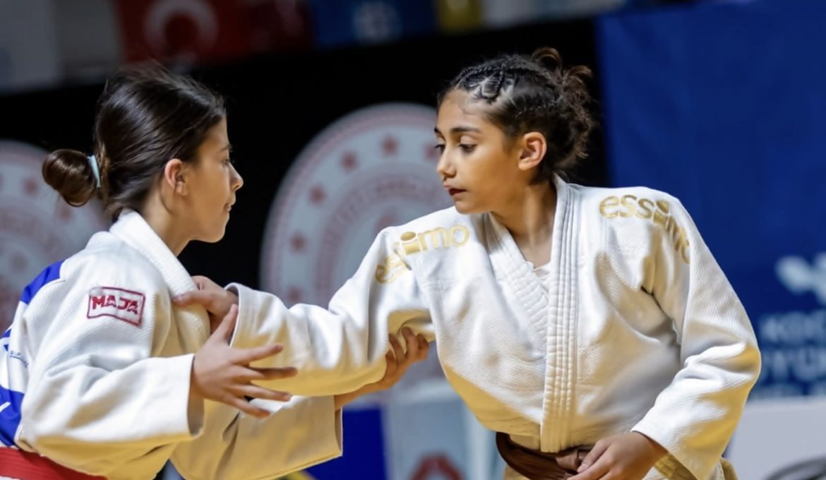 MİLLİ SPORCUMUZDAN BERRA AVRUPA 3.’SÜ OLDU