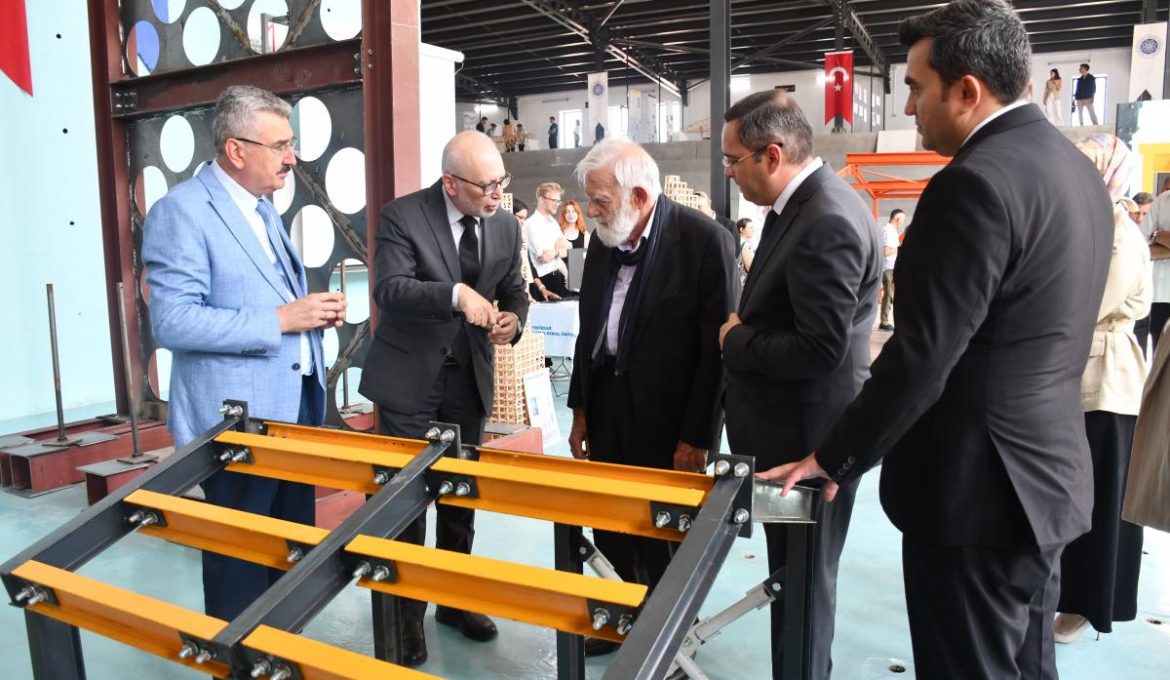 PROF. DR. SADETTİN ÖKTEN DEPREM MÜHENDİSLİĞİ VE YAPI TEKNOLOJİLERİ EĞİTİM ARAŞTIRMA VE UYGULAMA LABORATUVARI (T-EEST) AÇILIŞI T.C. CUMHURBAŞKANLIĞI İLETİŞİM BAŞKANLIĞI İLE ULUSAL VE YEREL BASINDA YANKI UYANDIRDI