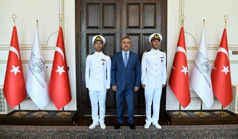 TCG Edincik Mayın Avlama Gemisi Komutanı Vali Soytürk’ü Ziyaret Etti