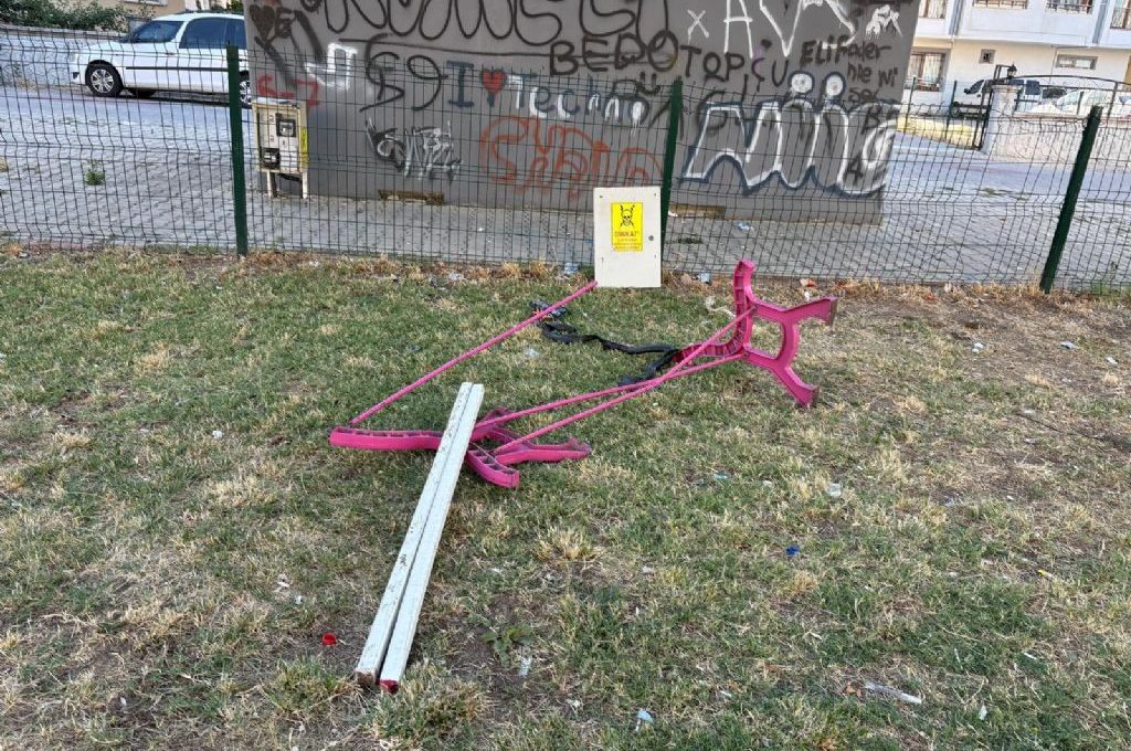 Tek Kelime ile "Yazık"
