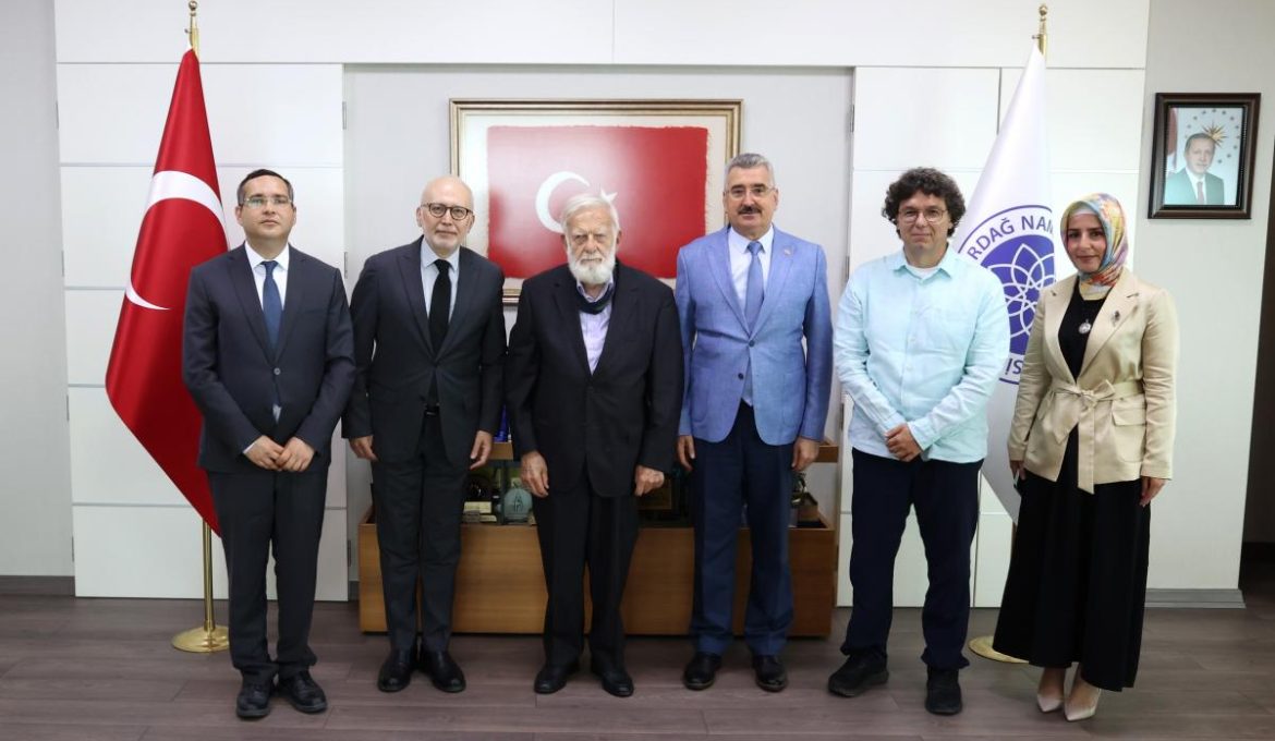 TEKİRDAĞ DEPREM MÜHENDİSLİĞİ VE YAPI TEKNOLOJİLERİ LABORATUVARI’NIN AÇILIŞI KAPSAMINDA SN. PROF. DR. SADETTİN ÖKTEN’DEN REKTÖRÜMÜZE ZİYARET