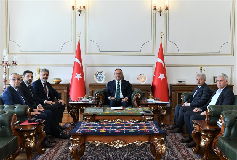 Vakıflar 1. Bölge Müdürü Yavuz Güner’den Valimiz Sayın Recep Soytürk’e Ziyaret