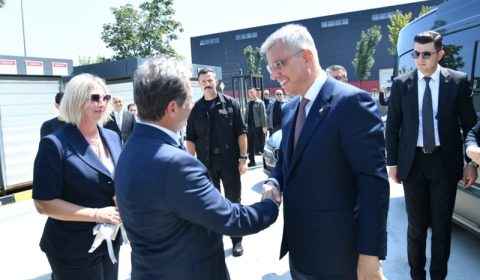 Bakan Memişoğlu Yerlika İlaç Firması’nı Ziyaret Etti