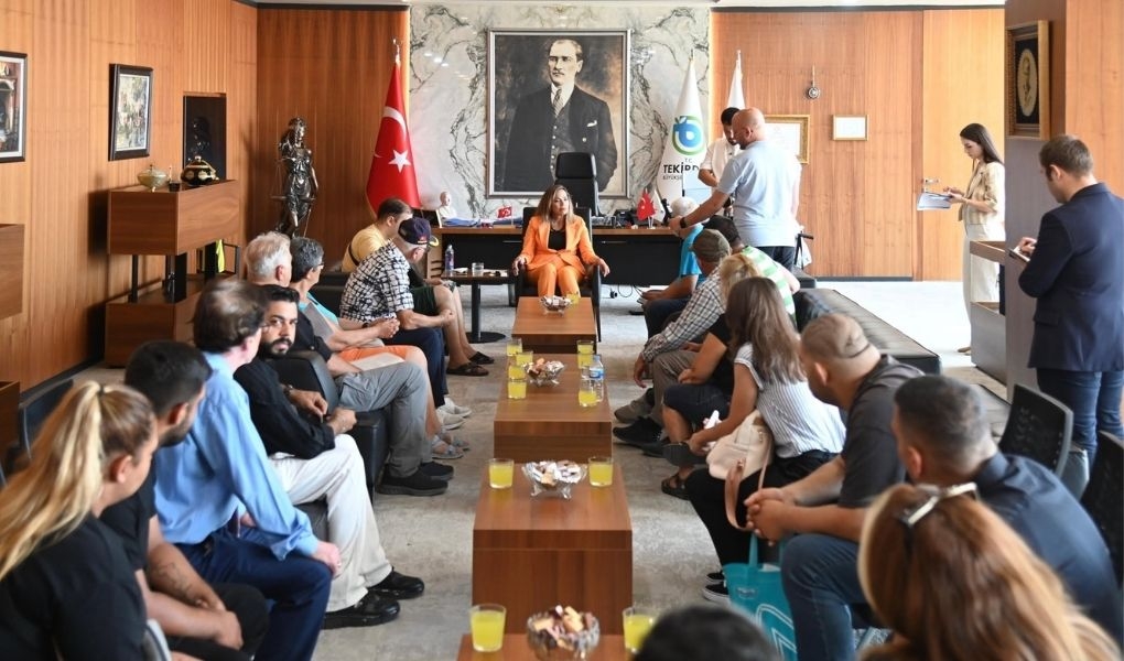 CANDAN BAŞKAN'DAN HALK GÜNÜ'NDE YÜZ YÜZE ÇÖZÜM MESAİSİ
