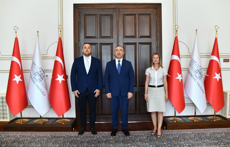 Romanya Göçmenleri Dostluk ve Dayanışma Derneği Başkanı Vali Soytürk’ü Ziyaret Etti