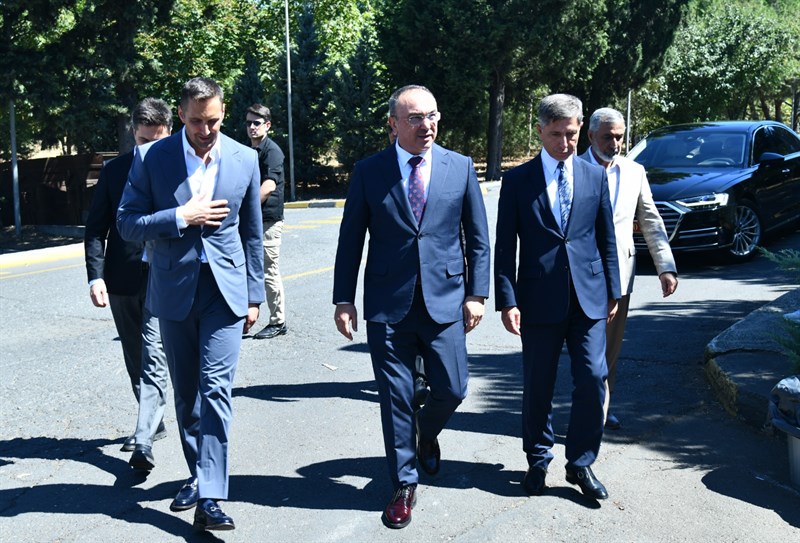 Vali Soytürk Kutmangil Ailesine Taziyelerini İletti