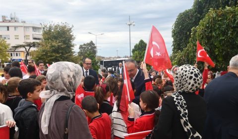 2026-2027 Eğitim Öğretim Yılı İlköğretim Haftası Etkinlikleri Kapsamında Çelenk Sunma Töreni Gerçekleştirildi