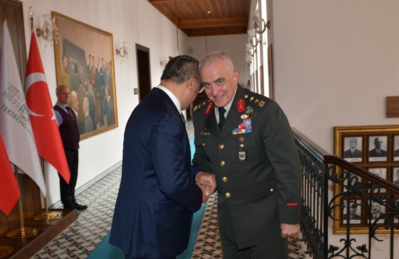 5.Kolordu Komutanı Gazi Tümgeneral Alâ, TCG Yıldırım Gemisi Komutanı ve Mürettebatı ile Kıbrıs Gazisi Kayacı Vali Soytürk’ü Ziyaret Etti