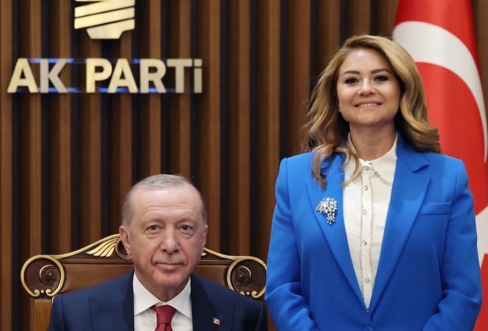 BAŞKANIMIZ SAYIN MÜGE YILDIZ TOPAK: ´CUMHURBAŞKANIMIZ SAYIN RECEP TAYYİP ERDOĞAN İLE ERGENE’MİZ İÇİN PROJELERİMİZİ VE YATIRIMLARIMIZI GÖRÜŞTÜK!´