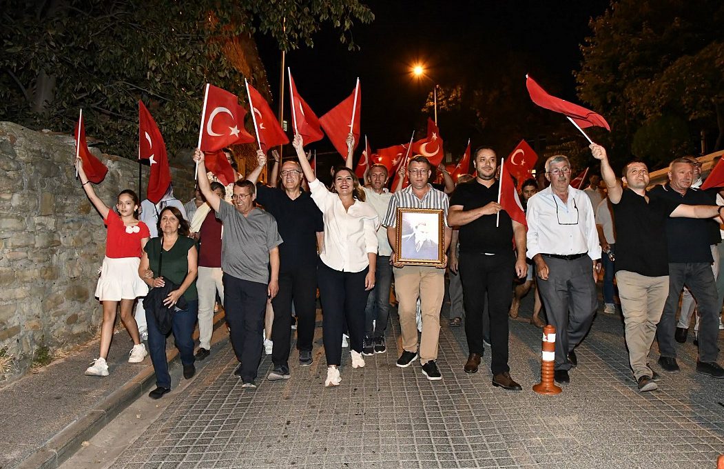 MALKARA’DA 30 AĞUSTOS ZAFER BAYRAMI FENER ALAYI COŞKUYLA GERÇEKLEŞTİRİLDİ