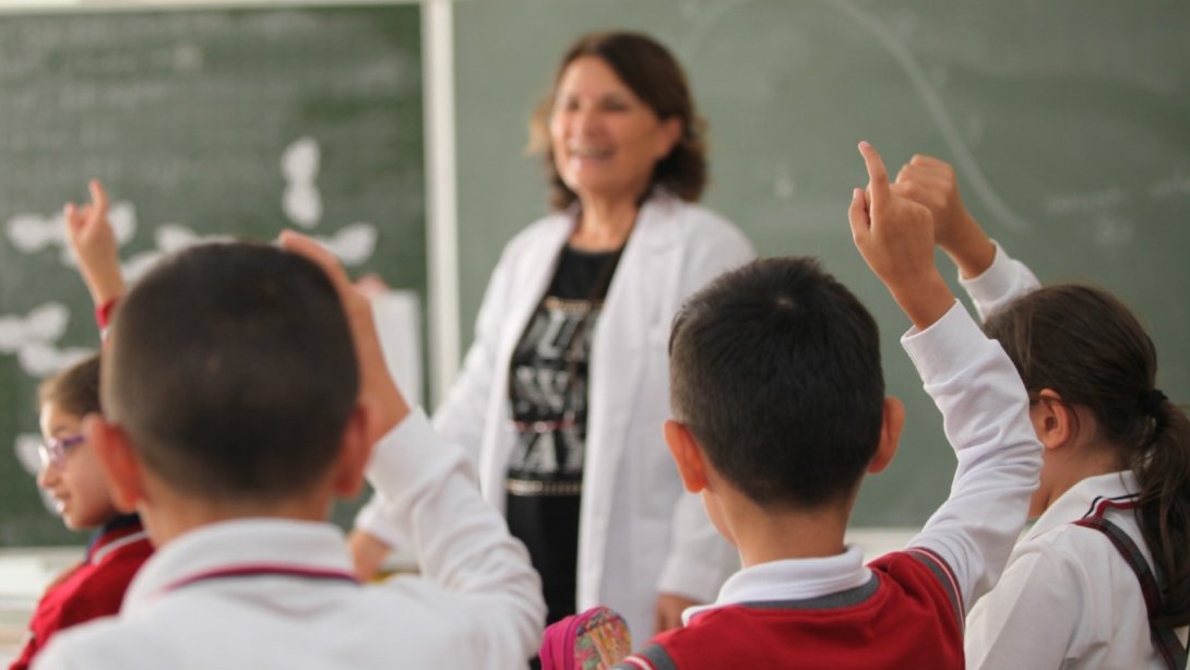 Öğretmenlerin Mazerete Bağlı Yer Değişikliği Talepleriyle İlgili Yeni Duyuru Yayımlandı