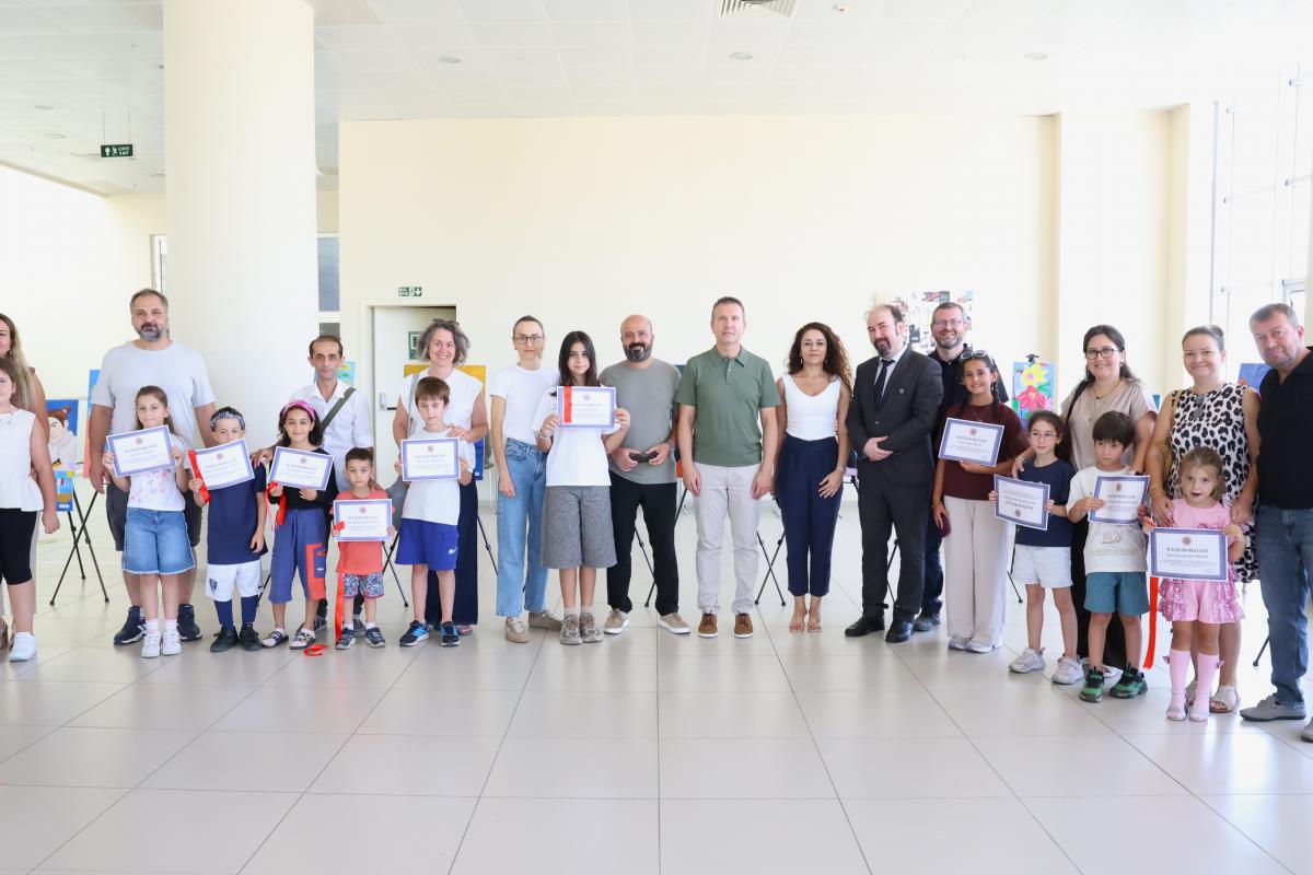 SOSYAL YAŞAM MERKEZİ’NDE YAĞLI BOYA RESİM KURSU SERGİSİ AÇILDI