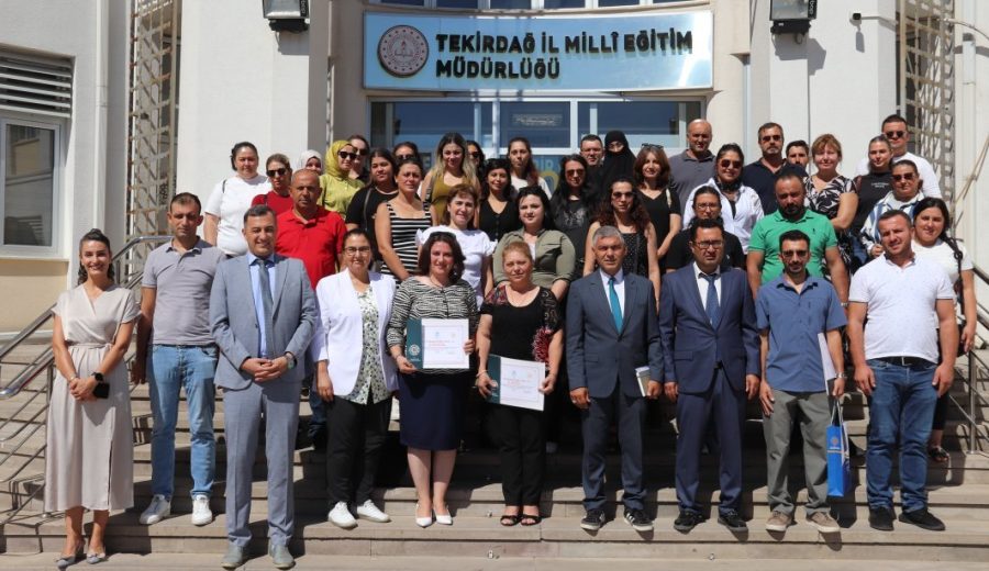 Tekirdağ Eğitim Akademisi'nde Velilere "Türkiye Yüzyılı Maarif Modeli Kapsamında Uyum Süreci Yönetiminde Ebeveynin Rolü" Semineri Düzenlendi