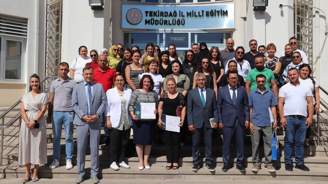 Tekirdağ Eğitim Akademisi'nde Velilere "Türkiye Yüzyılı Maarif Modeli Kapsamında Uyum Süreci Yönetiminde Ebeveynin Rolü" Semineri Düzenlendi