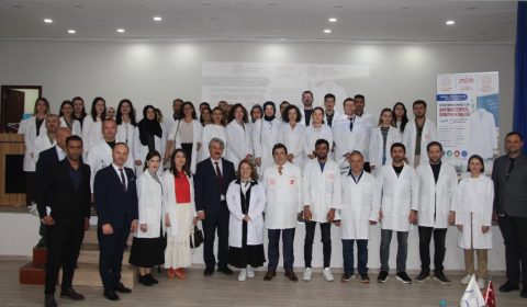 Türk Tekstil Vakfı MTAL'de Öğretmenlere Antibakteriyel Önlük Desteği
