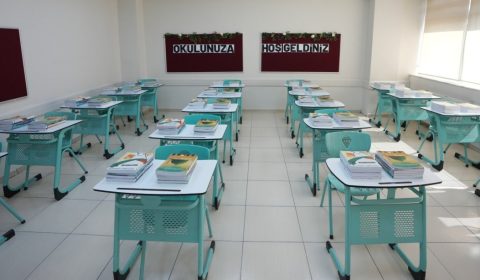 ÜCRETSİZ DERS KİTAPLARI, SIRALARDAKİ YERİNİ ALMAYA BAŞLADI