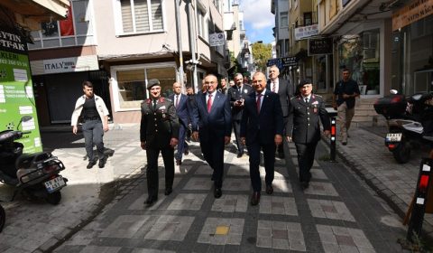 Vali Soytürk Gaziler Günü Münasebetiyle Şehit Aileleri Yardımlaşma, Sosyal Kültürel ve Dayanışma Derneği’ni Ziyaret Etti