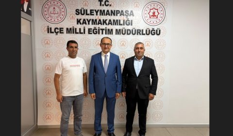 Van Gölü ve Çevre İller Dayanışma Vakfı Başkanı Naim Atsız ve Yönetim Kurulu Üyesi İlçe Milli Eğitim Müdürü Fahri Kırmızı'yı Ziyaret Etti
