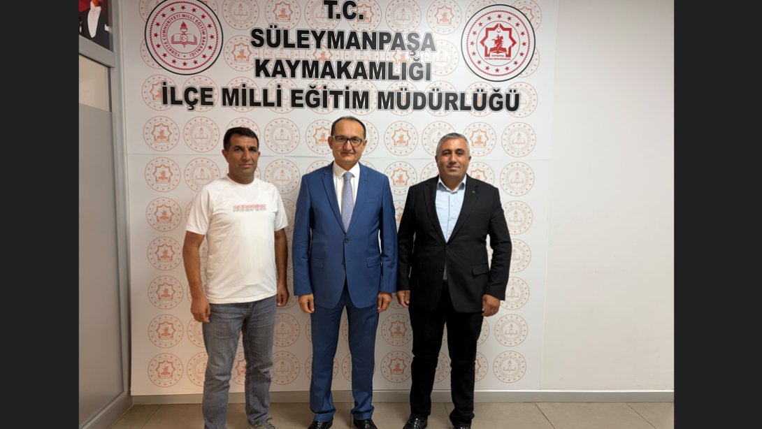 Van Gölü ve Çevre İller Dayanışma Vakfı Başkanı Naim Atsız ve Yönetim Kurulu Üyesi İlçe Milli Eğitim Müdürü Fahri Kırmızı'yı Ziyaret Etti