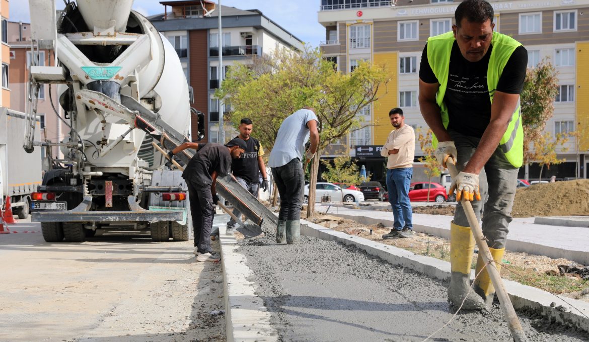 YÜZBAŞI SOKAK PARKI REVİZE ÇALIŞMALARI SÜRÜYOR
