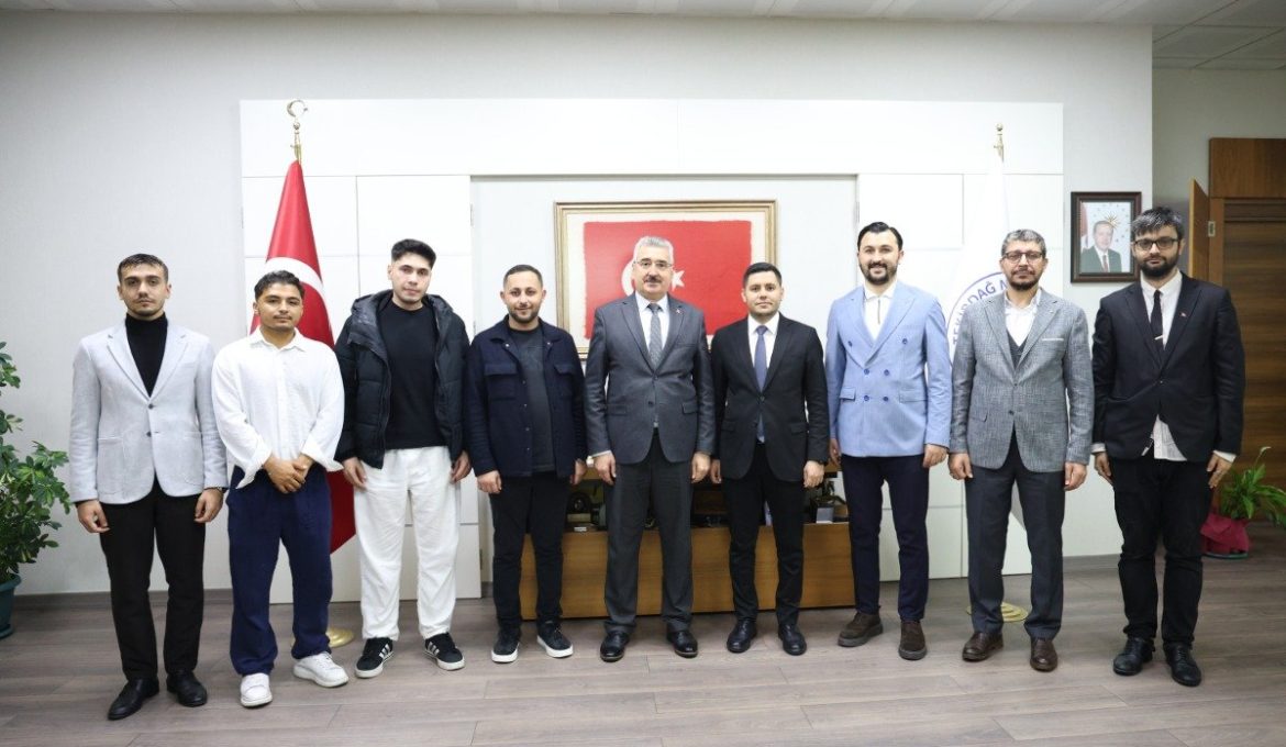 AK Parti Gençlik Kolları ve Üniak Heyetinden Rektör Prof. Dr. Mümin Şahin’e Nezaket Ziyareti